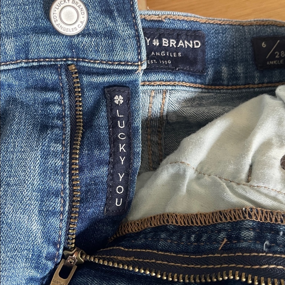 Lucky Brand bestselling Ava Mid Rise jeans -Women’s Size 6 - Picture 6 of 12